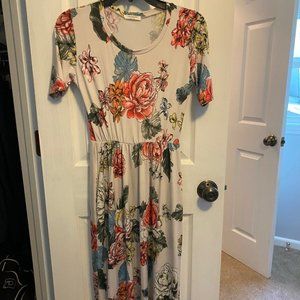 White Flower Promesa Dress